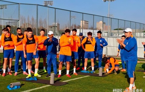 亿万28-内忧外困！山东泰山遭舆情风暴，中超首轮对阵辽宁铁人成救赎之战