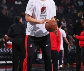 亿万28官网h5-媒体人：杨瀚森作为轮换是合格的 但首发他确实现在能力有限